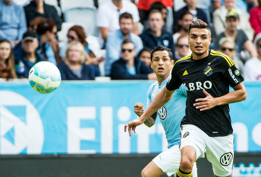 s Ahmed Yasin och Malmö FFs Yoshimar Yotún