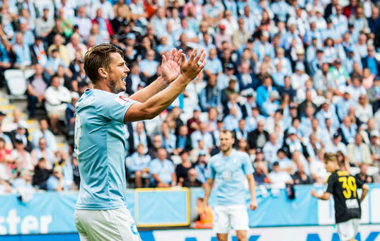 Malmö FFs Markus Rosenberg är uppgiven