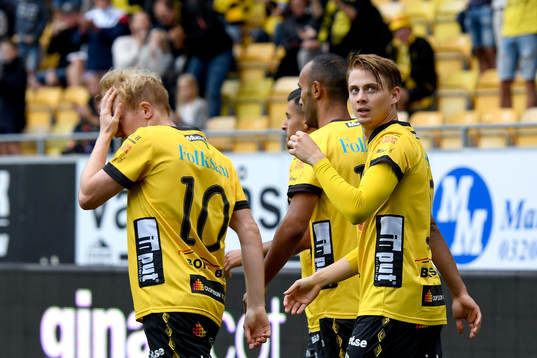 Elfsborgs Simon Hedlund jublar
