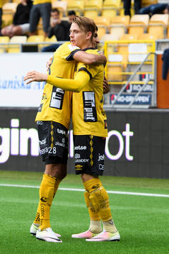 Elfsborgs Simon Hedlund jublar