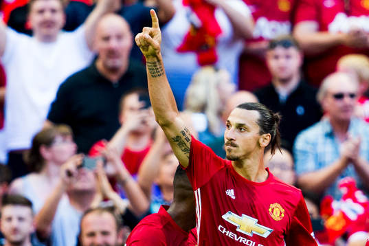 Manchester Uniteds Zlatan Ibrahimovic jublar