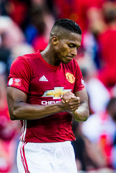 Manchester Uniteds Antonio Valencia deppar
