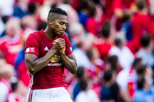 Manchester Uniteds Antonio Valencia deppar
