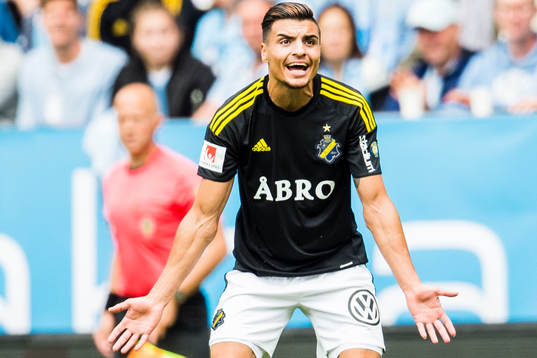 s Ahmed Yasin protesterar mot domslut