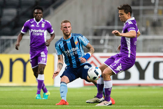 Djurgårdens Alexander Faltsetas och IFK Göteborgs Mads