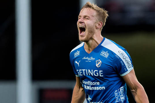 Halmstads Alexander Ruud Tveter jublar