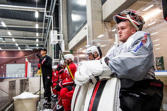 Målvakten Tim Hultstrand i båset