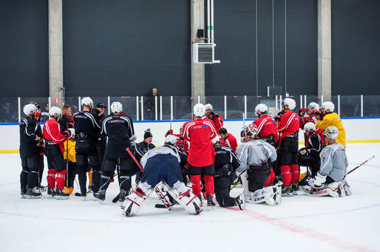 Ishockeylaget Malmö Redhawks ispremiär