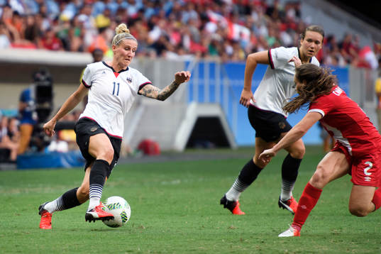 Tysklands Anja Mittag i fotbollsmatchen mellan Tyskland och