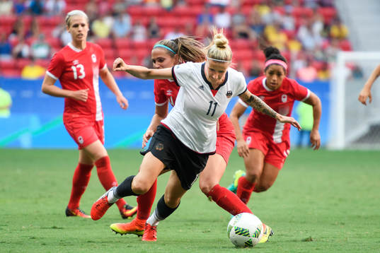 Tysklands Anja Mittag i fotbollsmatchen mellan Tyskland och