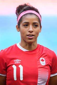 Kanadas Desiree Scott vid lineup innan fotbollsmatchen
