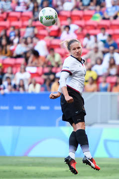 Tysklands Babett Peter i fotbollsmatchen mellan Tyskland
