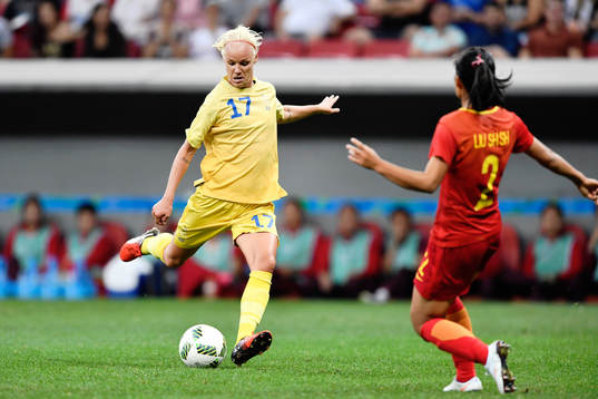 Sveriges Caroline Seger i fotbollsmatchen mellan Kina och