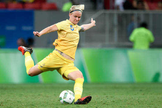Sveriges Nilla Fischer i fotbollsmatchen mellan Kina och