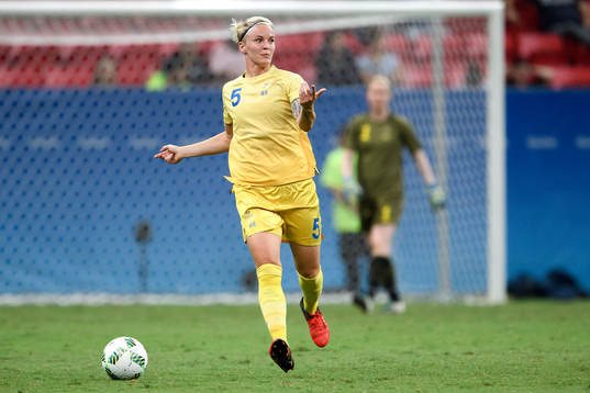 Sveriges Nilla Fischer i fotbollsmatchen mellan Kina och
