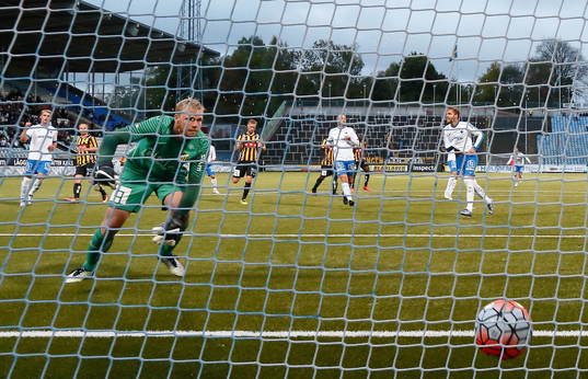Mål 1-1 av Norrköpings Christoffer Nyman på straff