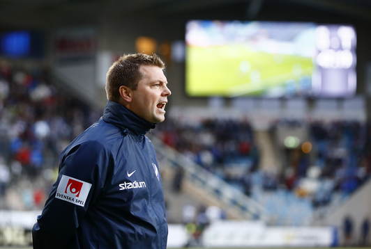 Norrköpings tränare Jens Gustafsson reagerar