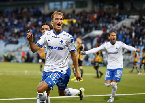 Norrköpings Sebastian Andersson jublar