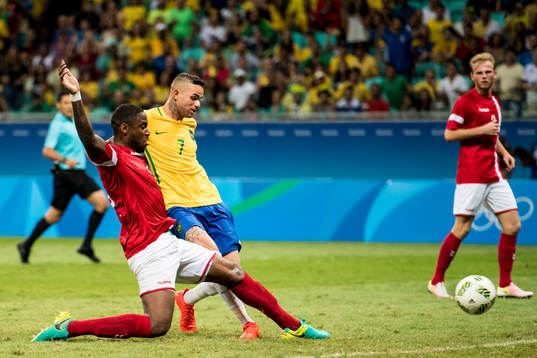 Brasiliens Luan gör 3-0