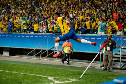 Brasiliens Gabriel Jesus jublar