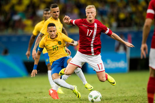 Brasiliens Neymar och Danmarks Jens Jonsson