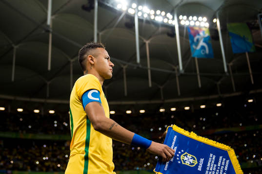 Brasiliens Neymar gör entré