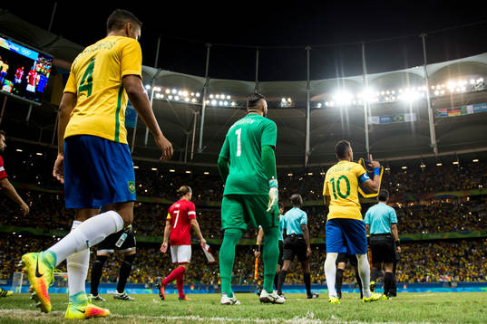 Brasiliens Marquinhos, målvakt Weverton och Neymar gör