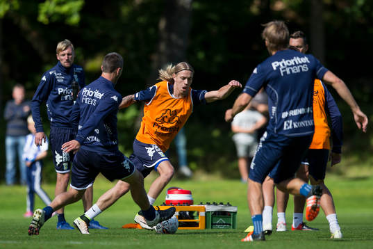 IFK Göteborgs nyförvärv Elias Mar Omarsson mot Hjalmar