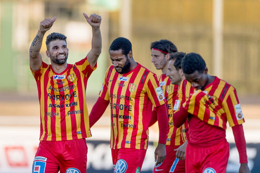 Syrianskas Mattias Mete jublar