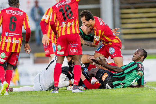 Varbergs Nsima Peter är frustrerad