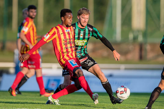 Syrianskas Heradi Rashidi och Varbergs Karl Söderström