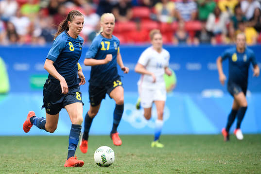 Sveriges Lotta Schelin i kvartsfinalen i fotboll mellan USA