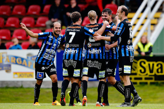 Sirius Ante Björkebaum gör 0-2 och jublar med sina