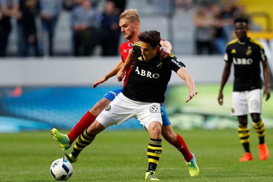 s Stefan Ishizaki och Helsingborgs Felix Bindelöv