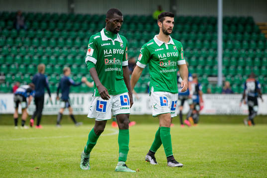 Ljungskiles Yussif Chibsah och Allan Mohideen  deppar