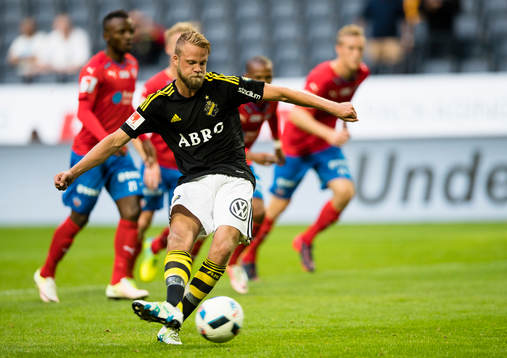 s Daniel Sundgren gör 2-1 på straff