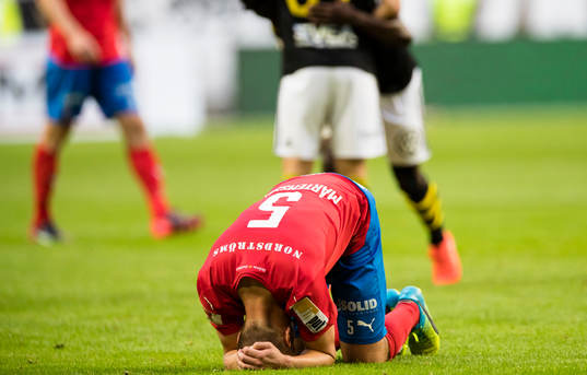 Helsingborgs Johan Mårtensson ser deppig ut
