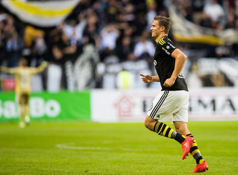 s Eero Markkanen firar 1-1 kvitteringen