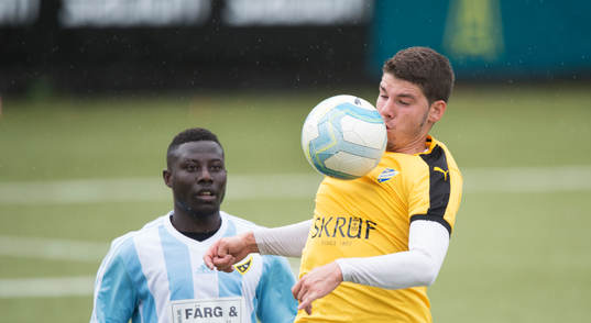IFK Malmös tränare Olle Nordin  i matchen i division 2
