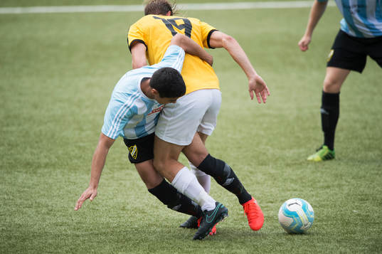 IFK Hässleholms Diego Delgado i matchen i division 2