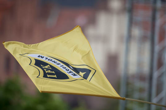 IFK Hässleholms flagga  i matchen i division 2 mellan IFK