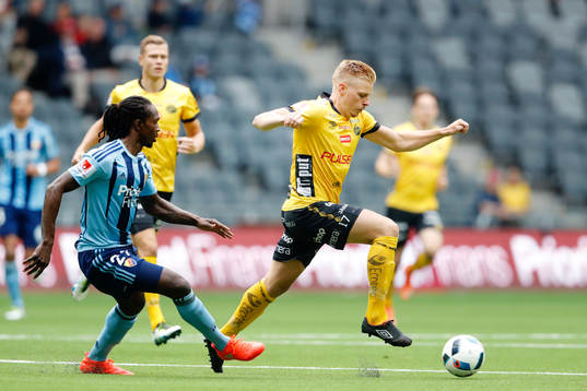 Djurgårdens Kebba Ceesay och Elfsborgs Per Frick