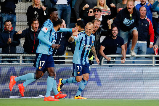 Djurgårdens Magnus Eriksson gör 2-2 och jublar med