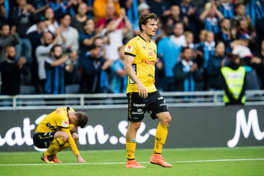Elfsborgs Adam Lundqvist och Jörgen Horn ser deppiga ut