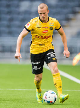 Elfsborgs Daniel Gustavsson med bollen nunder