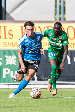 Halmstads Sead Haksabanovic jagas av Dalkurds Omar Jagne  i