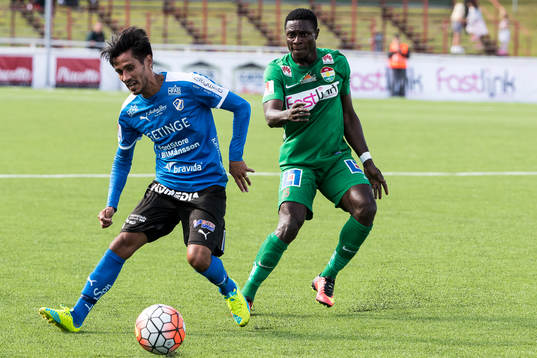 Halmstads Antonio Rojas och Dalkurds Imed Louati  i