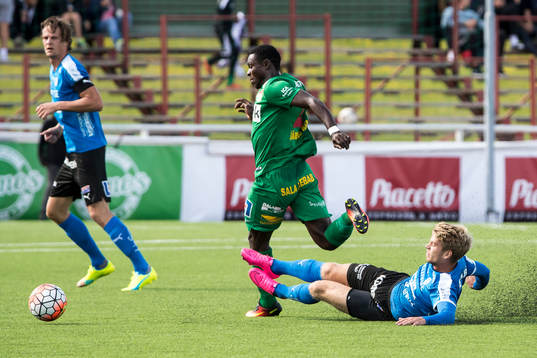 Dalkurds Imed Louati och Halmstads Marcus Mathisen  i