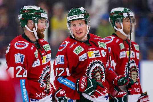 Frölundas Robin Figren och Artturi Lehkonen pratar