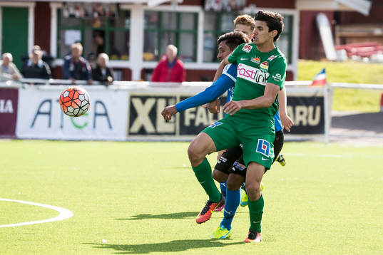 Kamp om bollen Dalkurds Predrag Randelovic Halmstads
